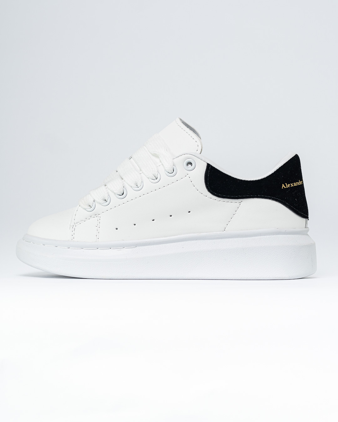Alexander McQueen blanca talon negro - Image 3