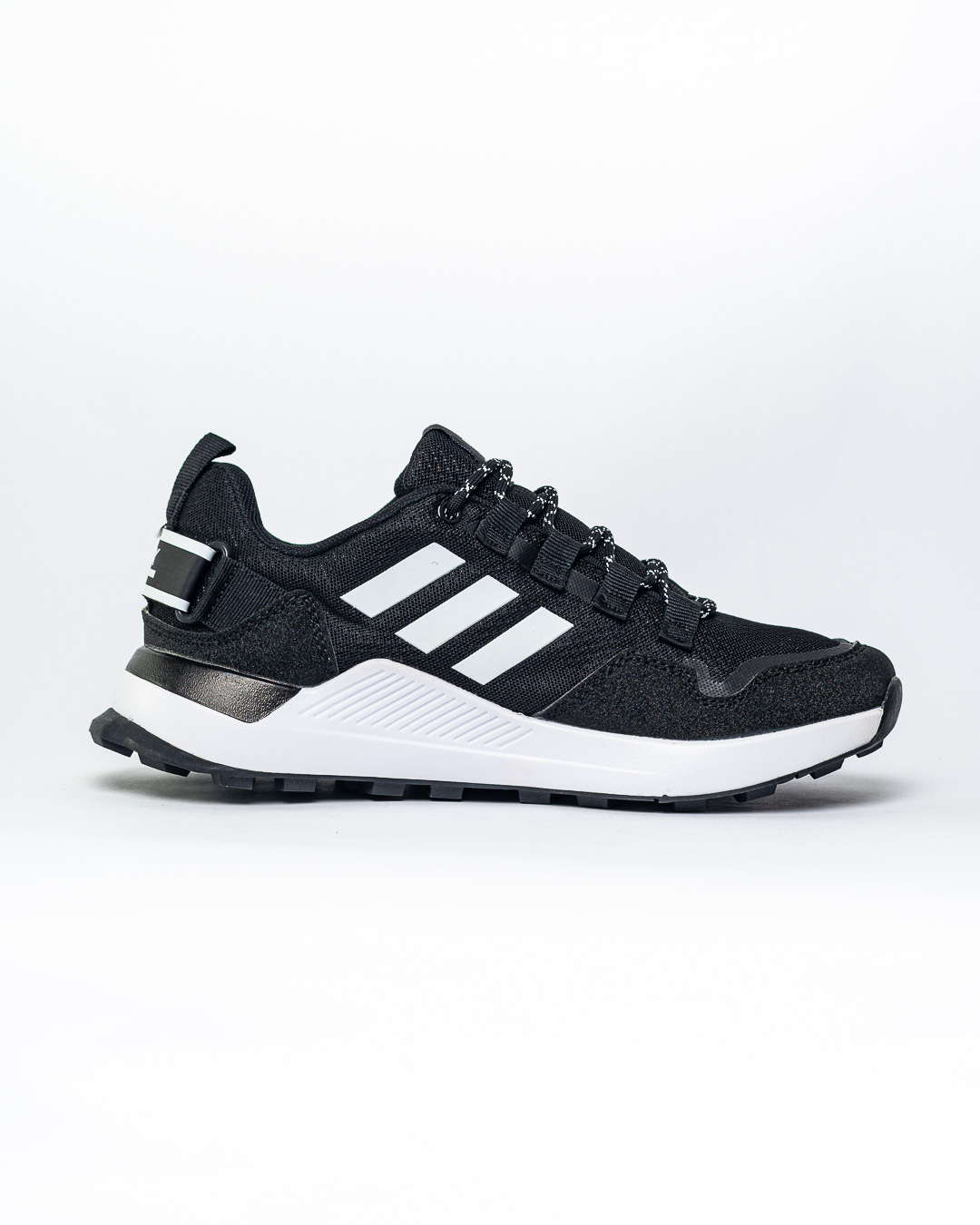 ADS Terrex negra blanca